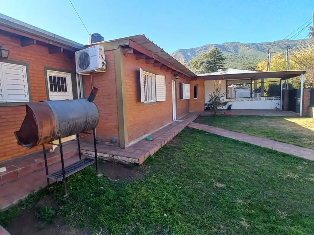 Casa a la venta en Bialet Masse. (C329)