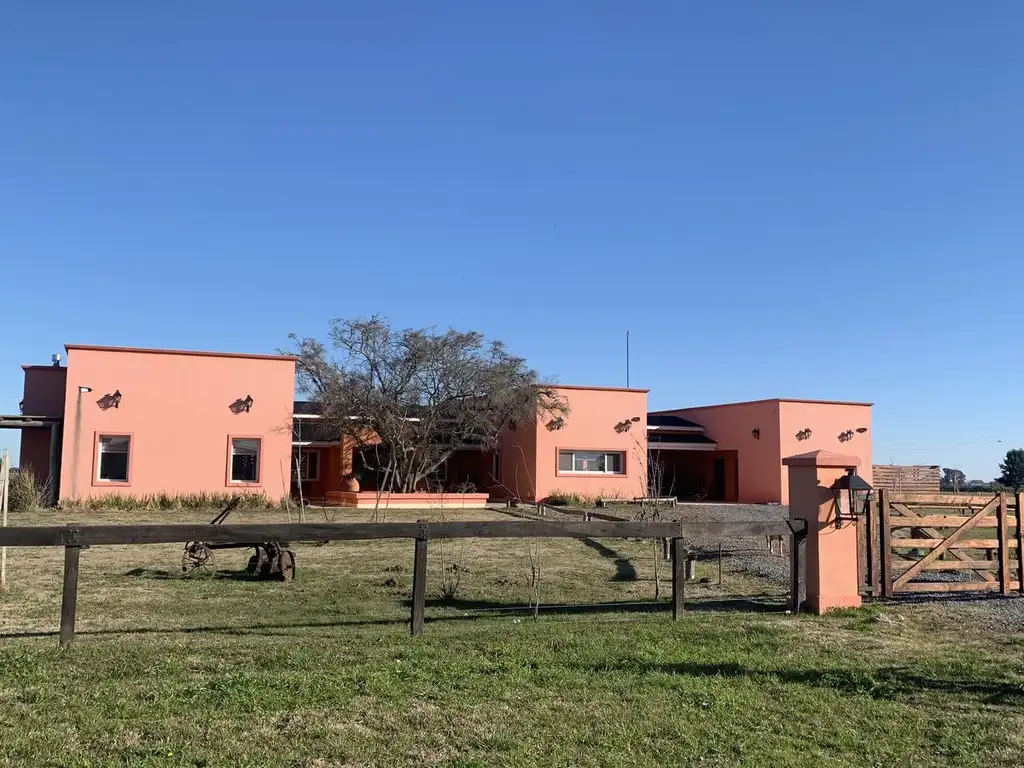 Casa en venta en Alejandro Petion al 100 - Chacras de la Trinidad -  Argenprop