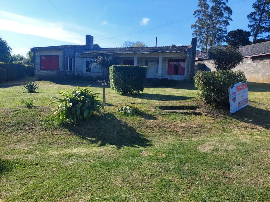 VENTA CASA CON GRAN LOTE EN SIERRA DE LOS PADRES