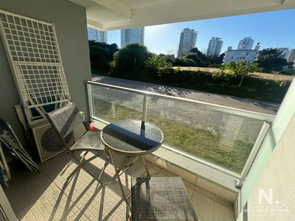 Vende apartamento de 1 dormitorio en Aidy Grill.