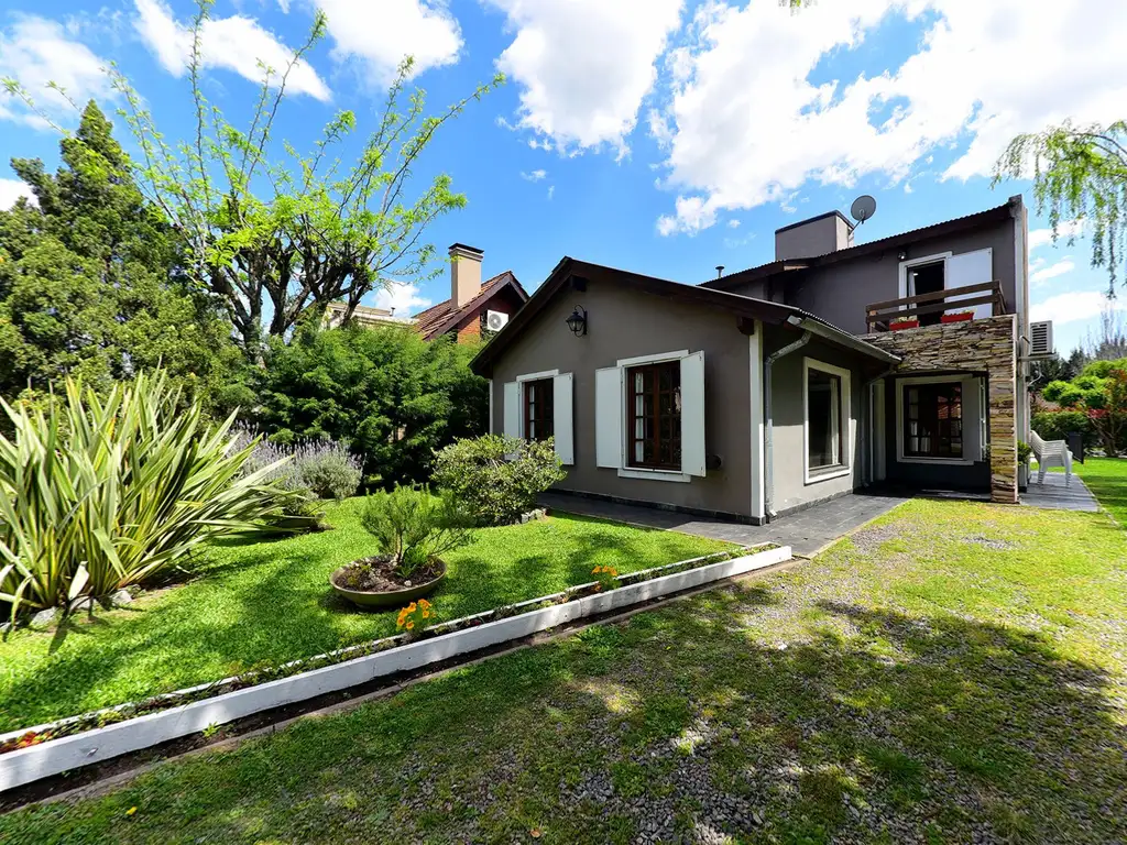 VENTA CASA EN COUNTRY CLUB BANCO PROVINCIA MORENO