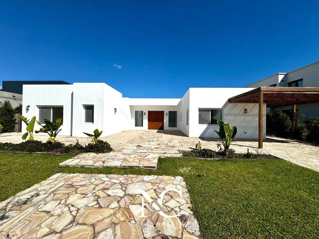 Casa a la Laguna en Barrio Muelles, Puertos del Lago