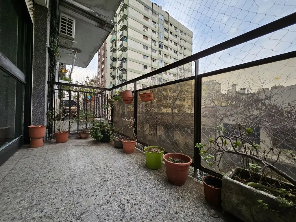 VENTA DEPARTAMENTO 4 AMBIENTES DEPENDENCIA BALCON ALMAGRO