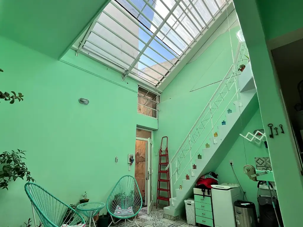 Hermoso PH reformado de 3 amb. en venta - Foto 0