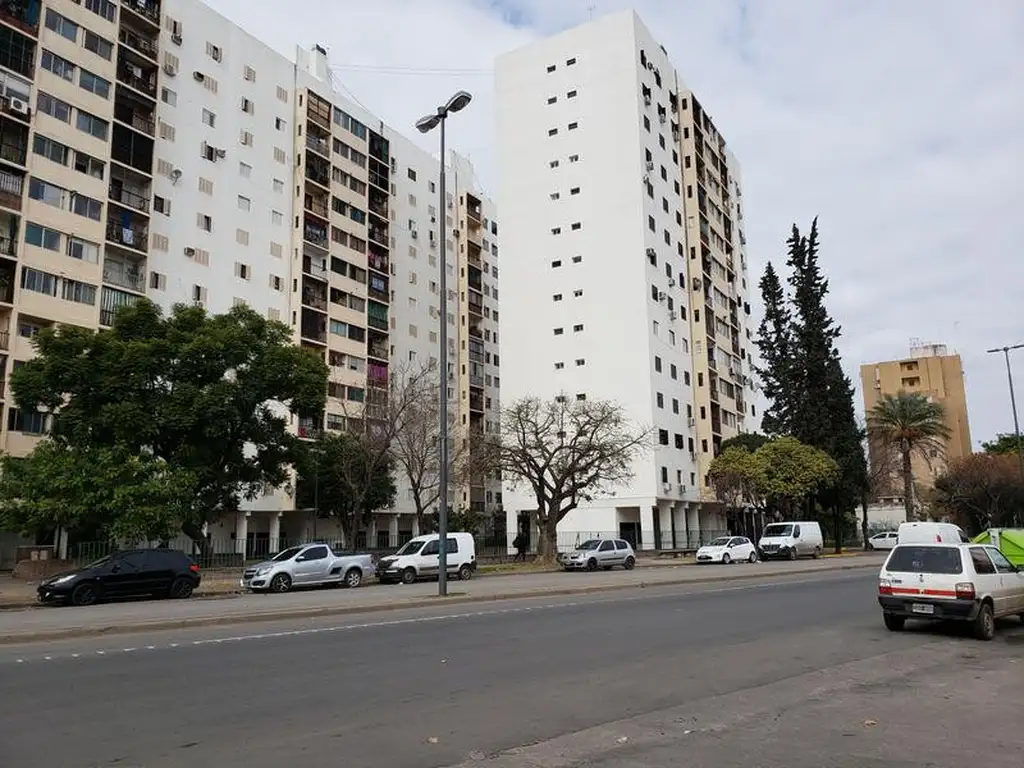 Departamento de  3 Dormitorios  en Venta en Barrio Jorge Cura - Rosario