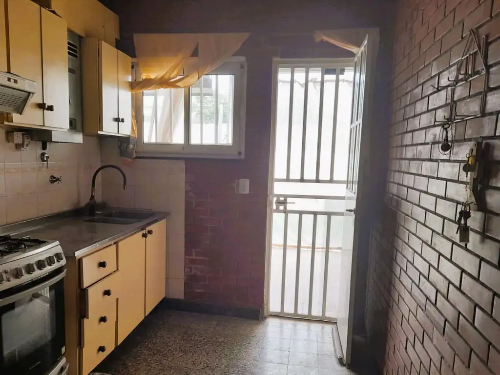 VENTA/PERMUTA/FINANCIACIÓN - Casa - Dos dormitorios - Jardín - Ludueña, Rosario.