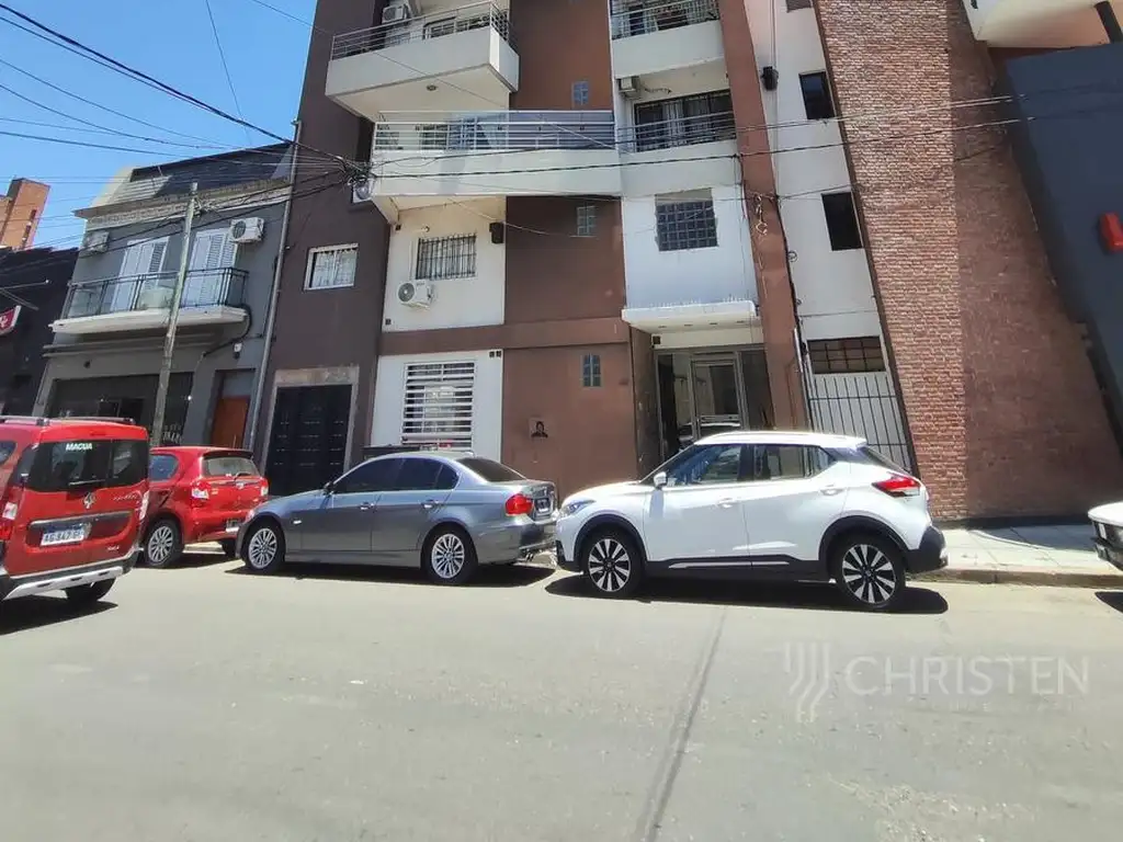 Departamento en venta de una habitación amplio zona Boulevard Pellegrini