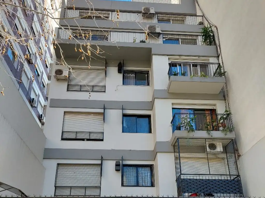 HERMOSO DUPLEX DE CINCO AMBIENTES CON COCHERA , TERRAZA, BAULERA Y DEPENDENCIA DE SERV. EN PALERMO