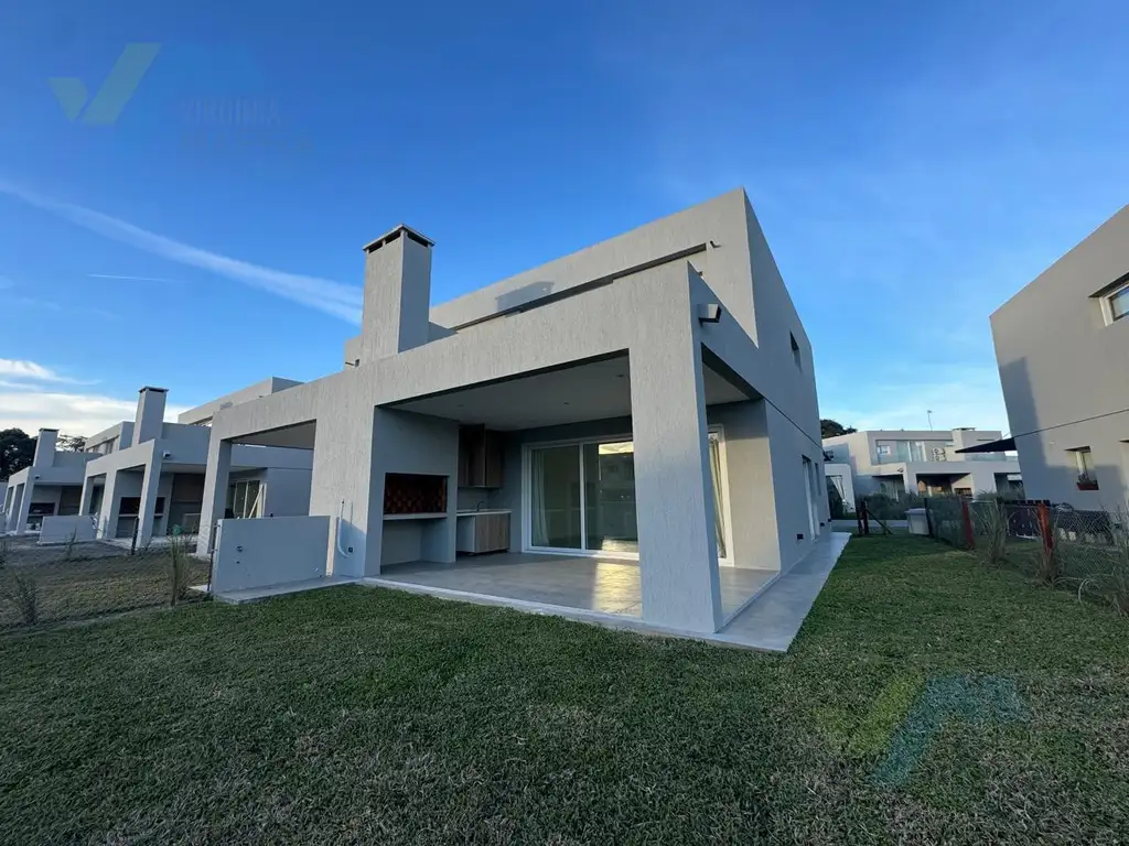 Casa en Venta y Alquiler en Pilara