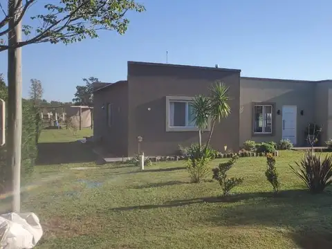 Casa en venta - 3 Dormitorios 2 Baños - 1000Mts2 - San Pedro