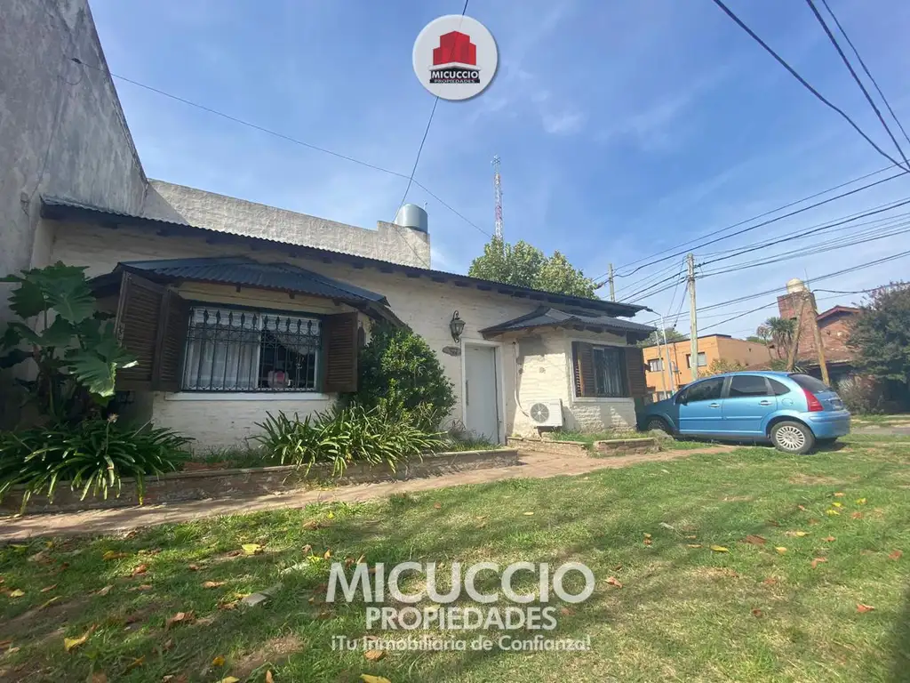 Casa en venta, Italia 794 esquina Colón, Escobar centro