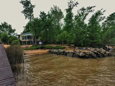 CASA EN VENTA RIO SARMIENTO, DELTA-TIGRE.