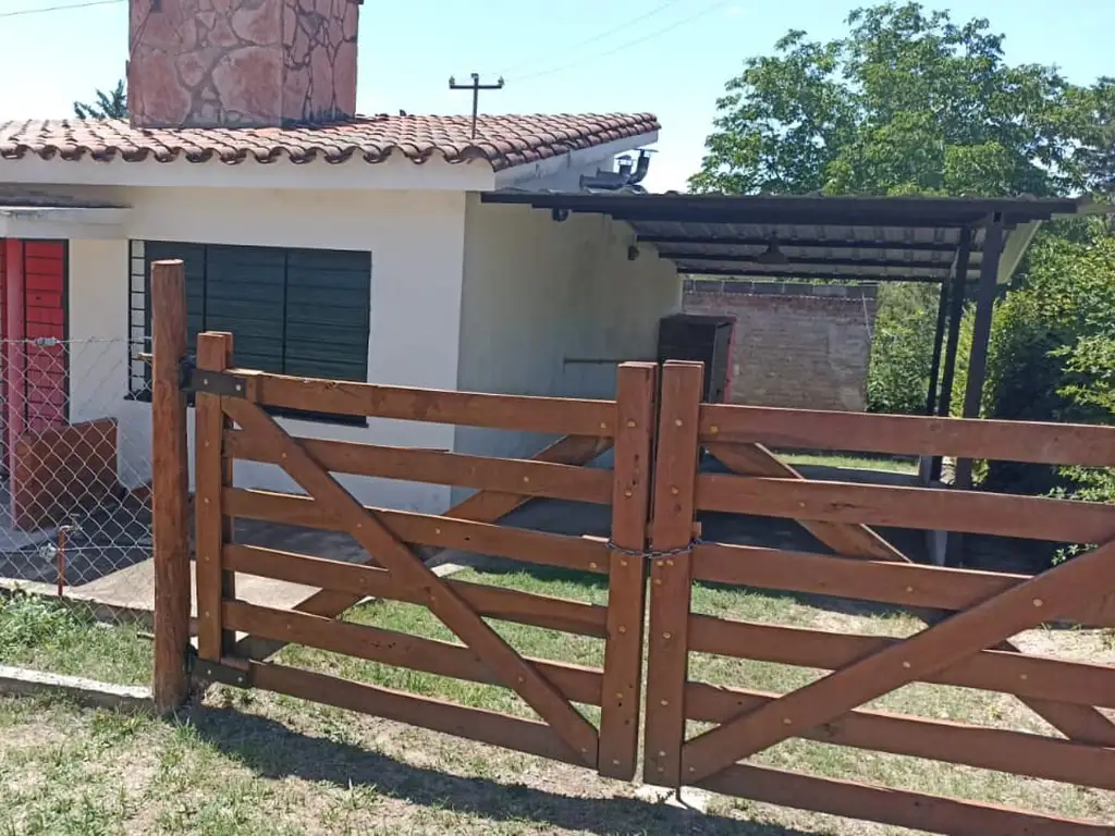 Hermosa casa de 2 Dorm, más Galpon y patio a 10 km de Carlos Paz, en un terreno de 19 x 60