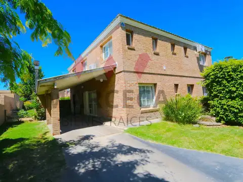 CASA EN VENTA EN BARRIO CERRADO VILLA LUISA