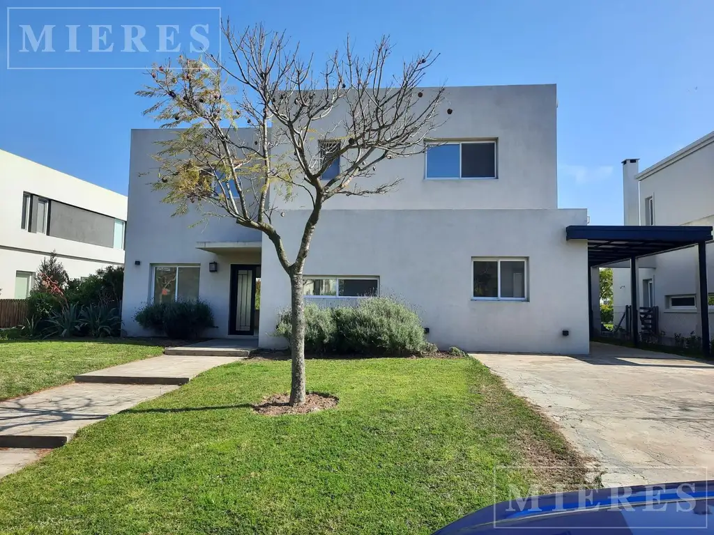 Casa en venta  sobre lote interno en Puertos Barrio Vistas