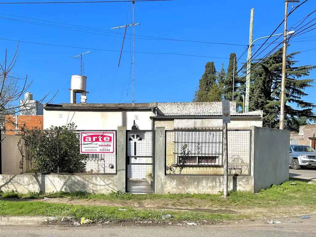 casa a la venta en lujan calle libertad esquina la paz