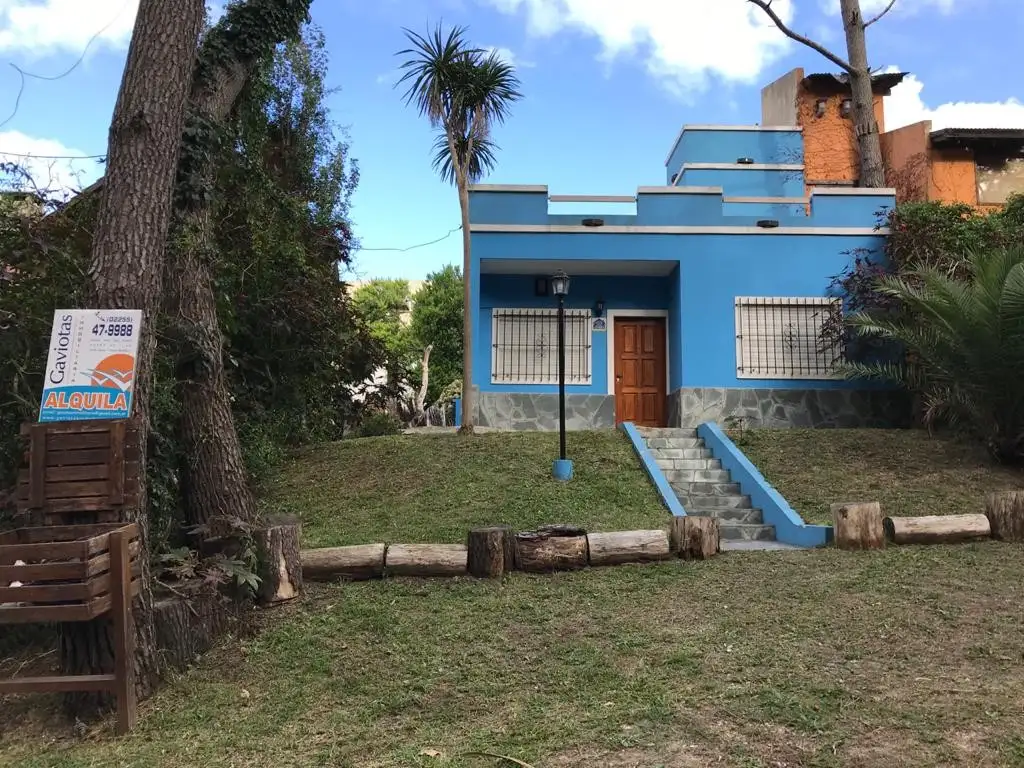 Casita Celeste ( a tan solo 100mts de la playa)