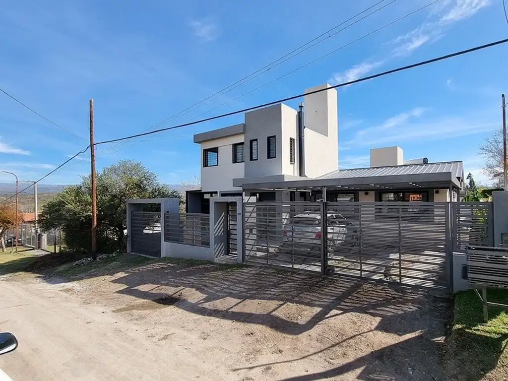 HERMOSA CASA EN VENTA EN SAN ANTONIO DE ARREDONDO, CON PILETA, QUINCHO, 4 DORMITORIOS, 3 BAÑOS