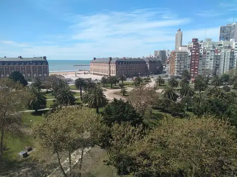 Temporada - 3 ambientes a la calle - Buenos aires y Bolívar - Plaza Colón - Mar del Plata