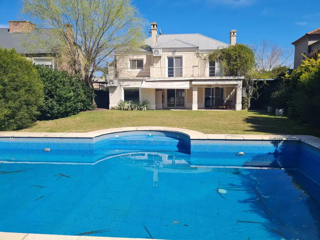 Casa en Venta/Alquiler en Santa Bárbara