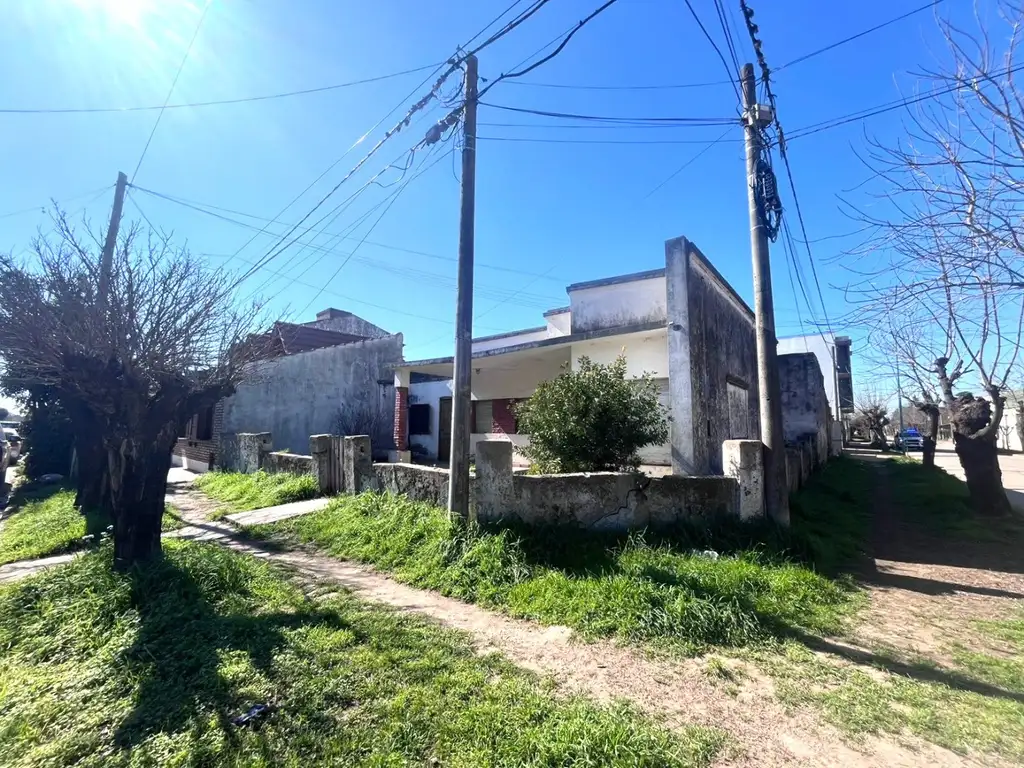 Casa a reciclar en esquina