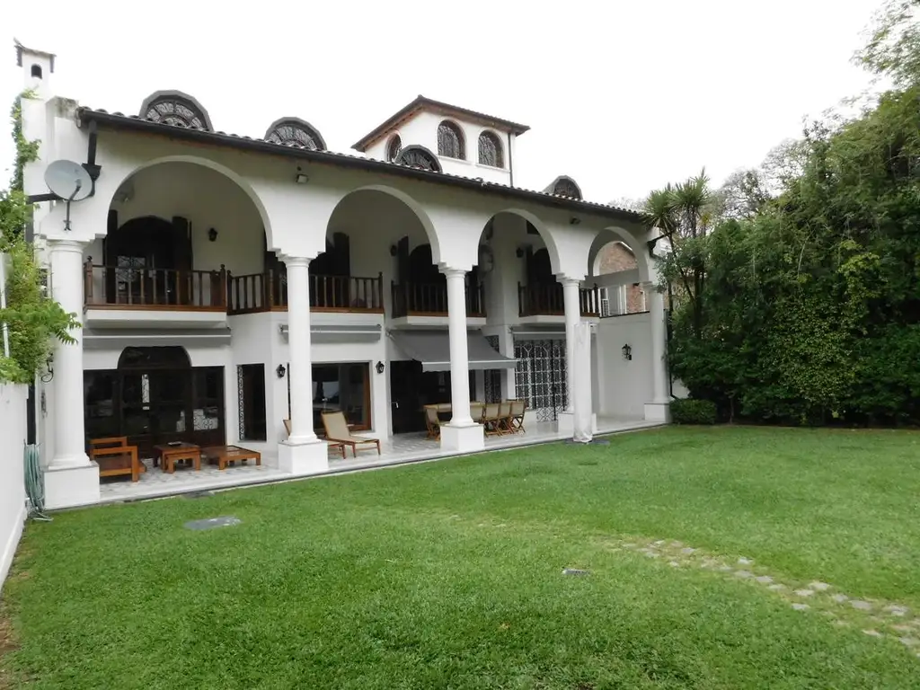 Casa en Acassuso - Alquiler / Venta