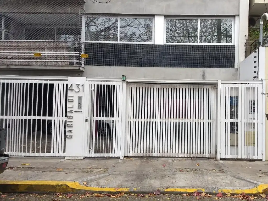 Cochera descubierta en venta San Isidro