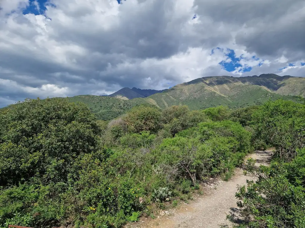 En Venta Terreno con Fabulosas Vistas, Los Hornillos, Traslasierra