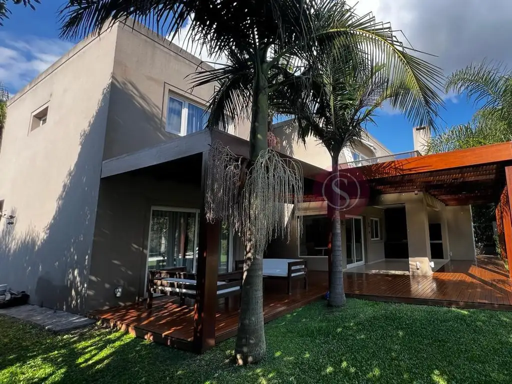 Casa en Venta en Barrio Villa Olivos