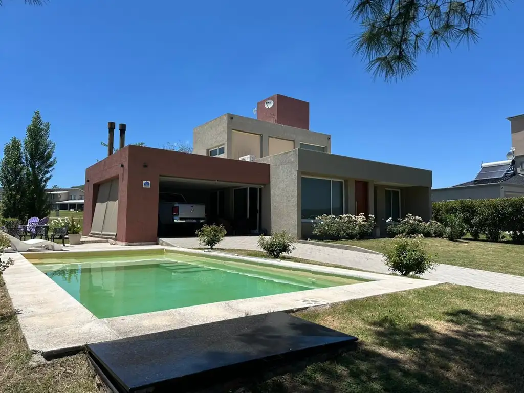 Venta casa en Carlos Paz Golf Club con la mejor vista! 3 dormitorios en enorme terreno