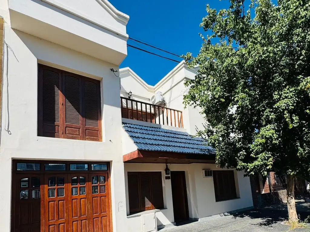 CASA EN VENTA EN PERGAMINO CON PILETA