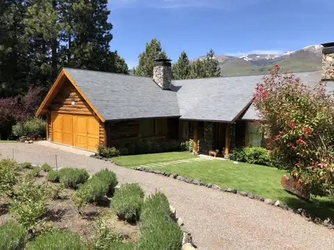 CASA EN VENTA EN CHAPELCO GOLF QUINCHO Y SALON DE SPA