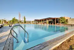 Áreas comunes piscina, club-house, juegos en Aires del Llano Country Club en Santa Fe, Santa Fe