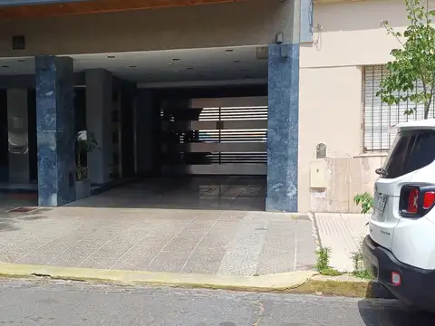 1 AMBIENTE AL FRENTE CON BALCÓN APTO PROFESIONAL Y APTO CREDITO