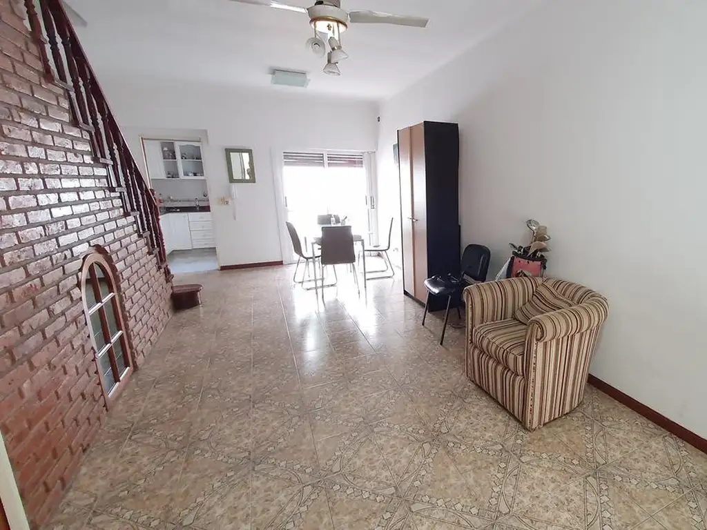 Duplex 3 ambientes con patio, cochera y bohardilla-en venta