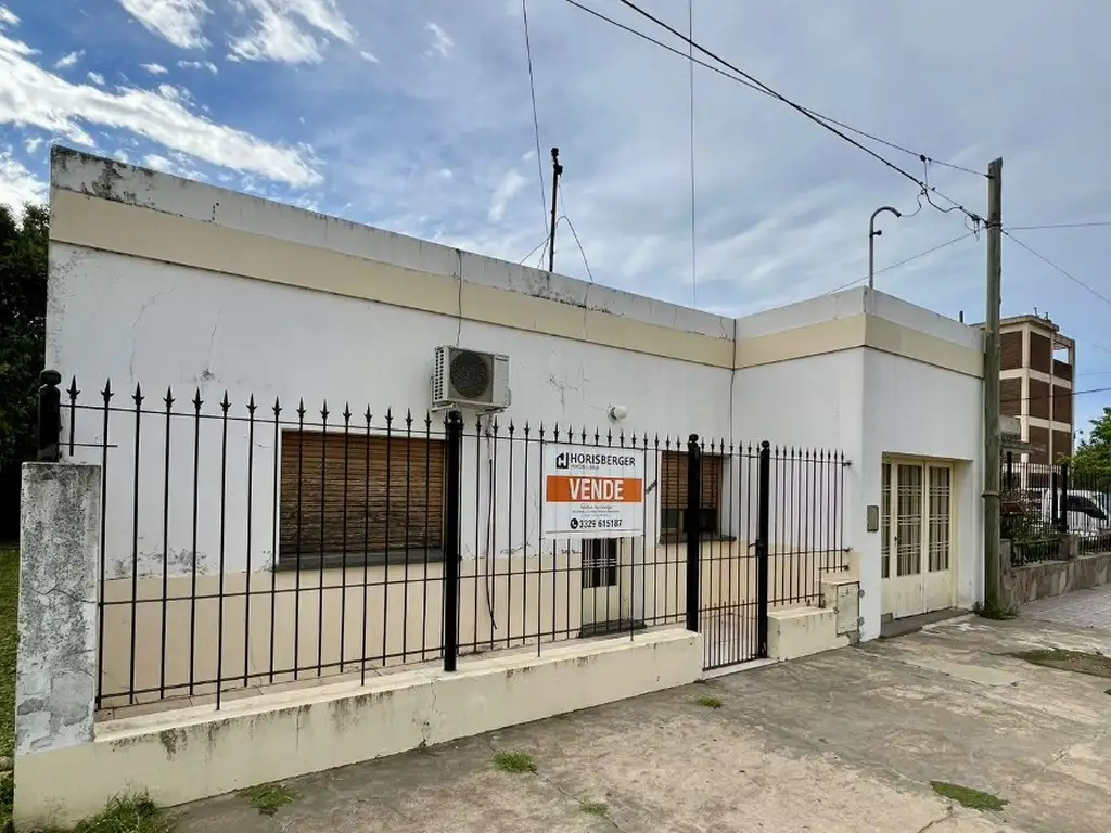 CASA CON EXELENTE DISTRIBUCION - VENTA - BARADERO