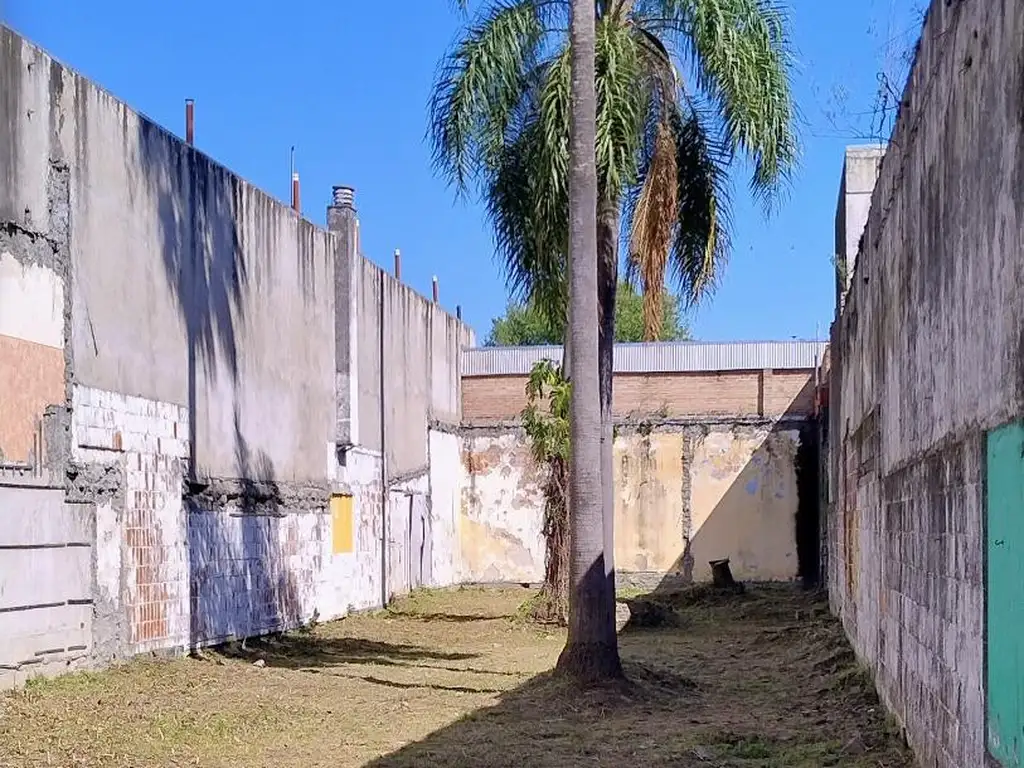 GRAN TERRENO SOBRE AV. SAN MARTÍN IDEAL CONSTRUCTORA