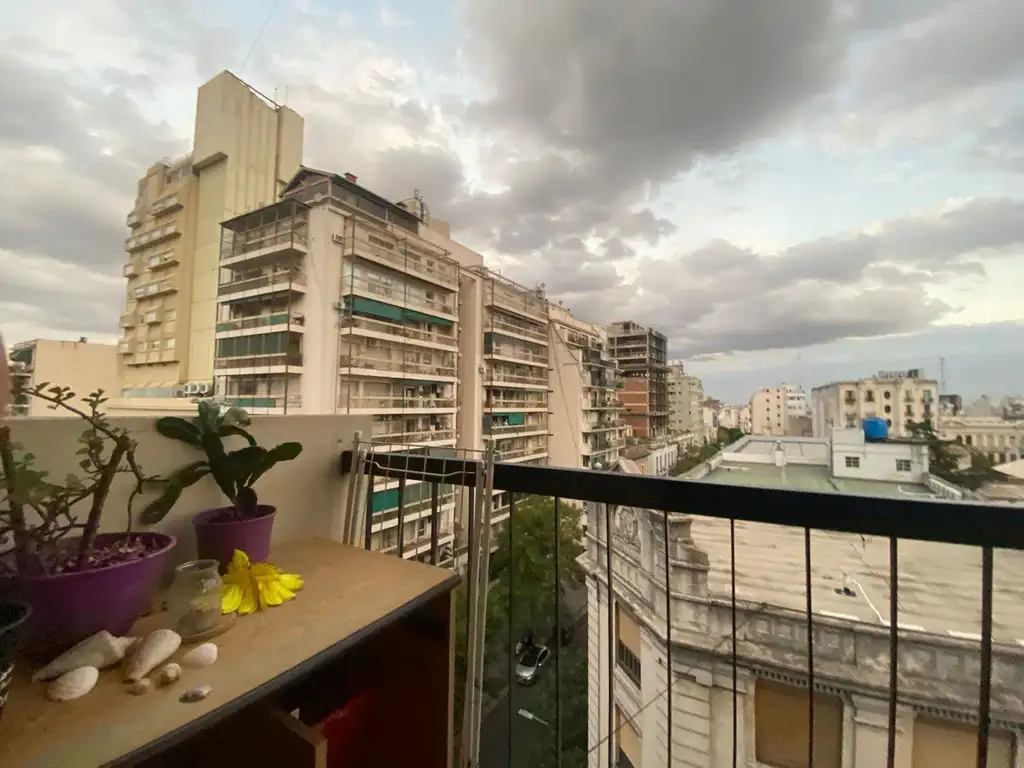 DEPARTAMENTO 4 AMBIENTES AL FRENTE CON BALCON