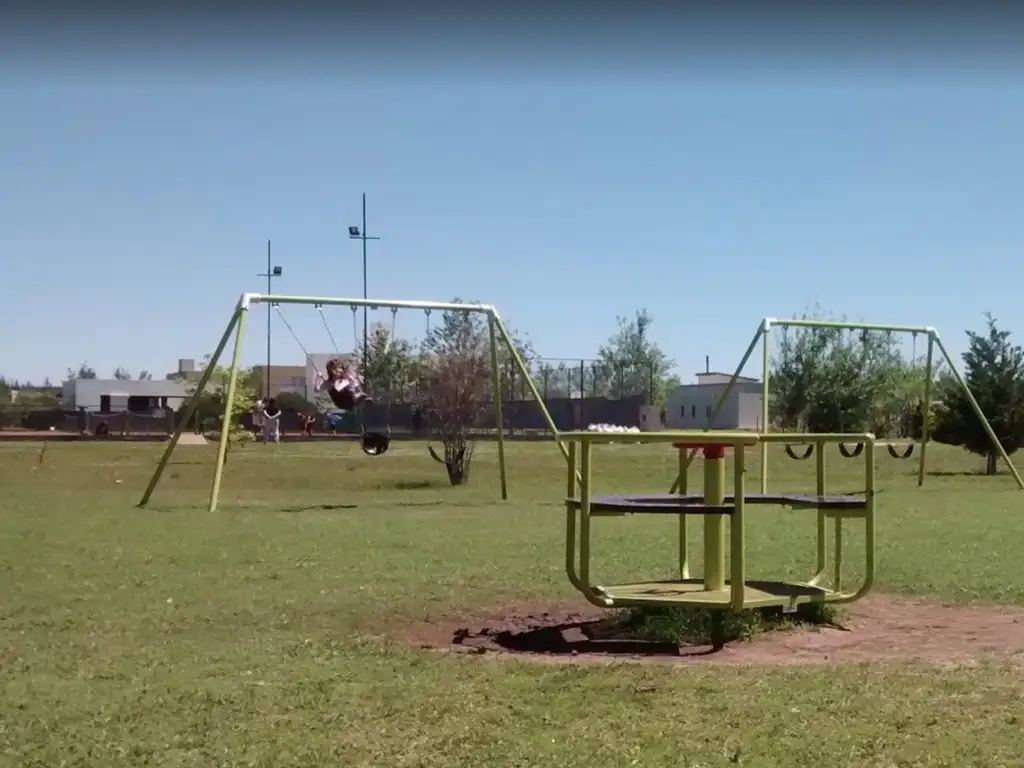 Áreas comunes piscina, club-house, juegos en Aguadas