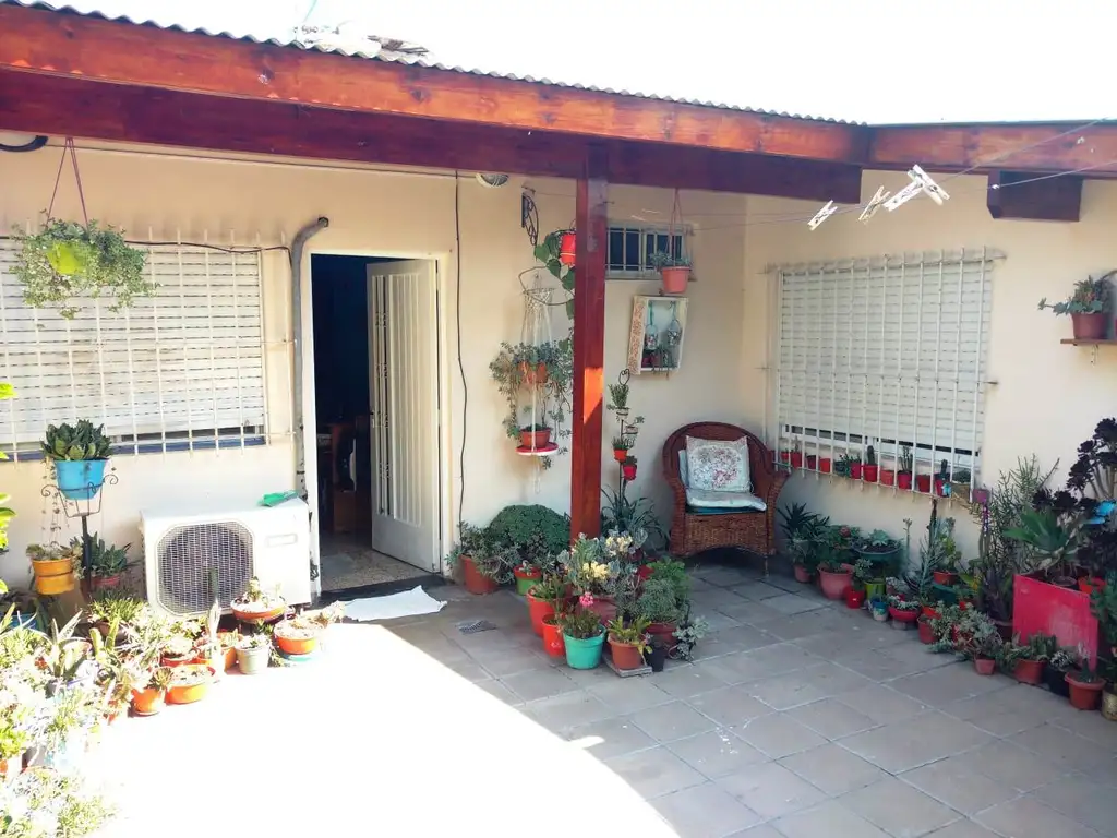 VENTA - Casa 3 ambientes - Excelente estado - Monte Grande - Apto Credito