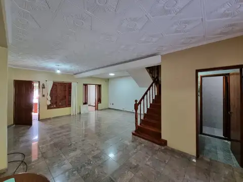 Casa en venta de 3 dormitorios c/ cochera en Barrio Parque