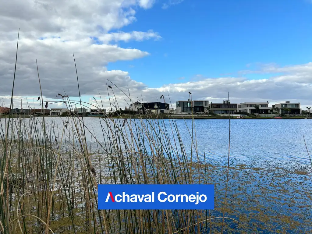 Lote Terreno al agua en Barrio Muelles / Puertos