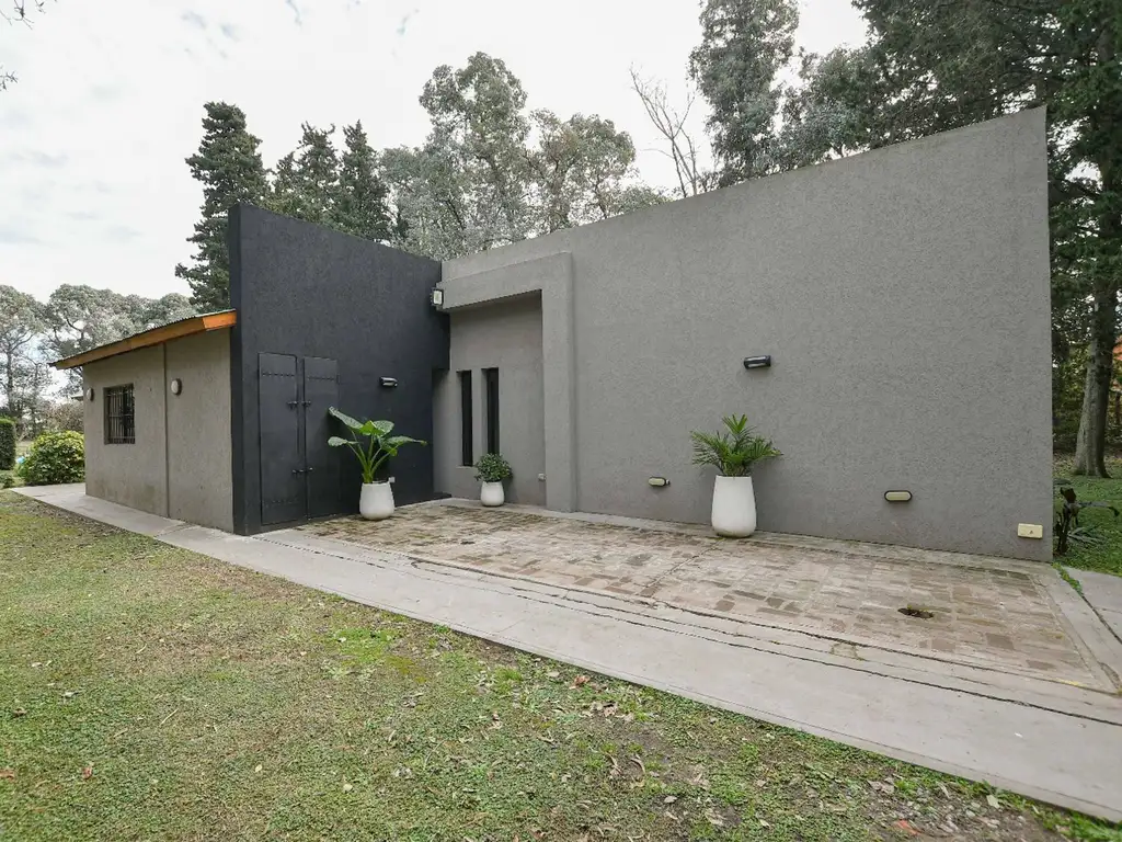 Casa venta Etcheverry 4 dormitorios parque pileta