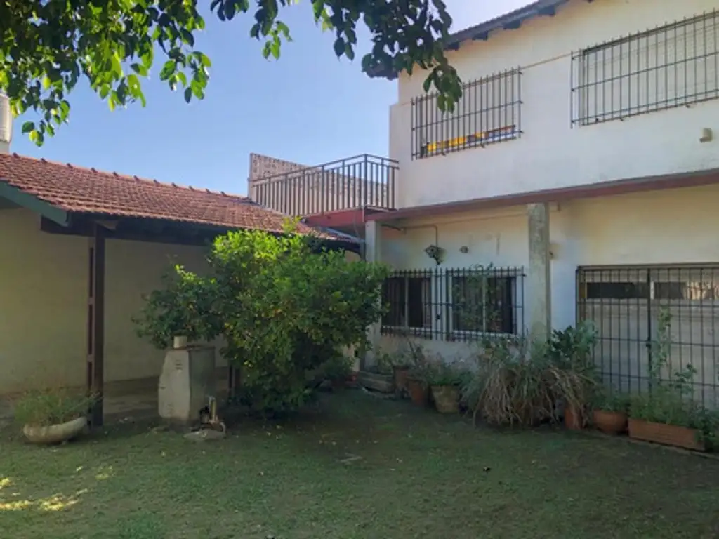 Casa Americana - 4 Amb. - Hurlingham (parque Johnston)