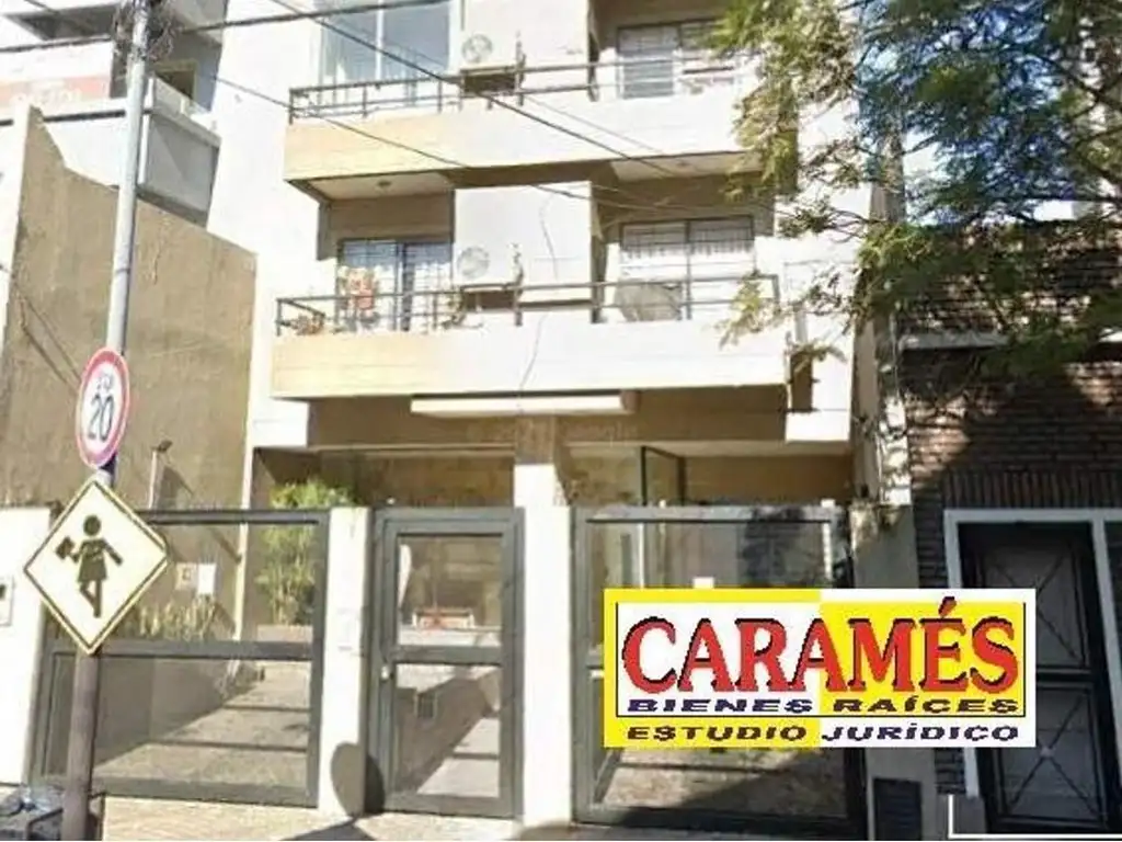 DEPTO DE 3 AMBIENTES CON 2 BAÑOS Y COCHERAS ¡EXC UBICACIÓN!