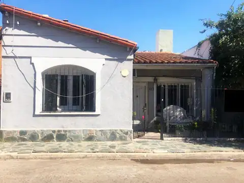 Casa con patio y 3 dormitorios en Adrogue - Foto 0