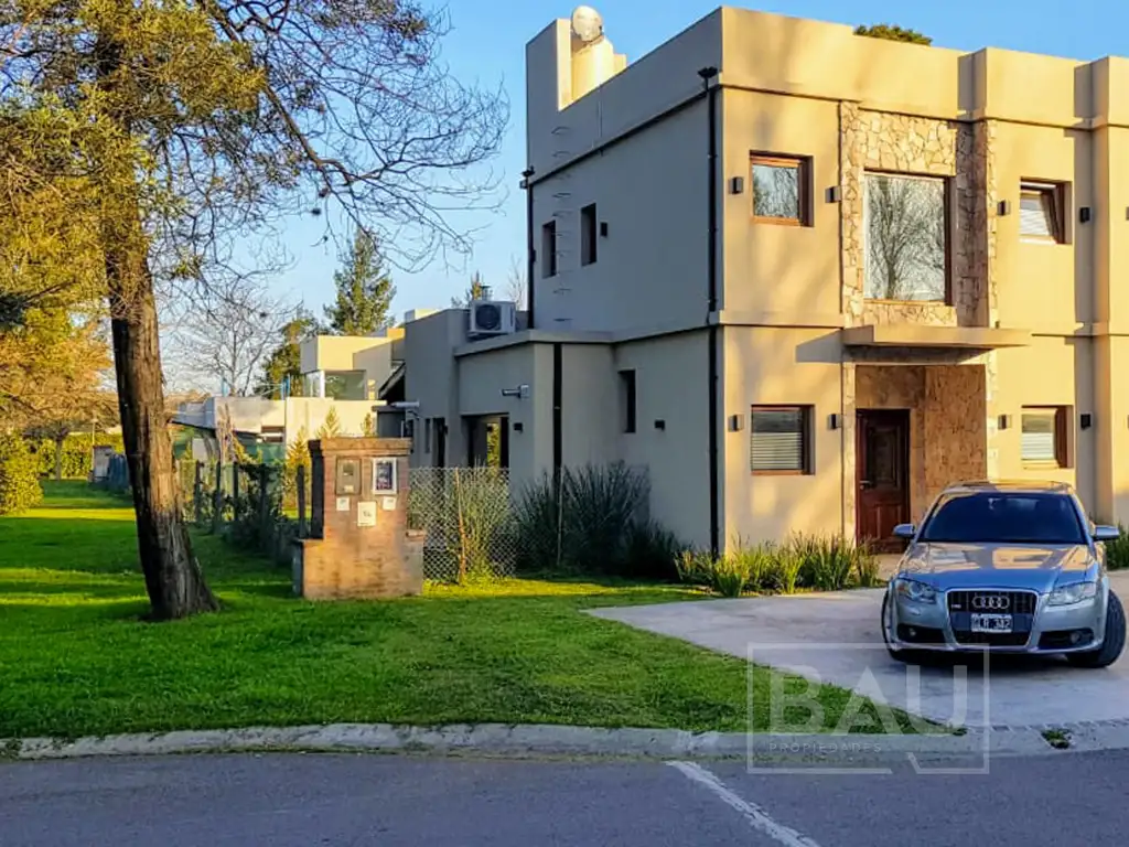 Casa  en Venta en El Casco de Alvarez, Francisco Álvarez, Moreno