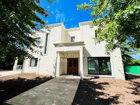 CASA A ESTRENAR EN HARAS! EXCELENTE LOTE, 4 DORMITORIOS, JARDIN Y PISCINA! EXCELENTES TERMINACIONES! - Foto 0