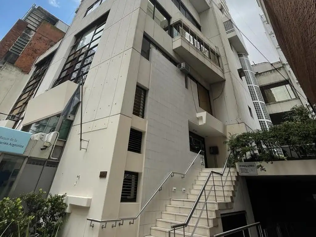 VENTA DEPARTAMENTO DOS DORMITORIOS. AMPLIO, FUNCIONAL Y SEGURO. ZONA CENTRO, PARQUES Y RÍO