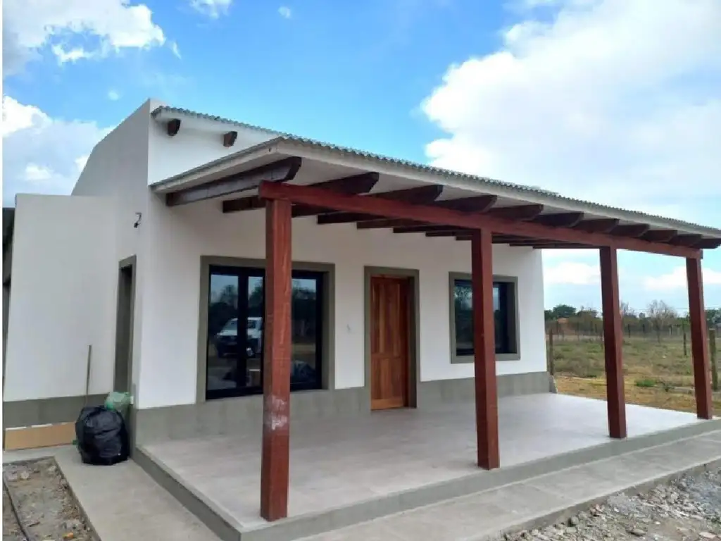 Muy linda casas en venta de 2 dormitorios La Querencia